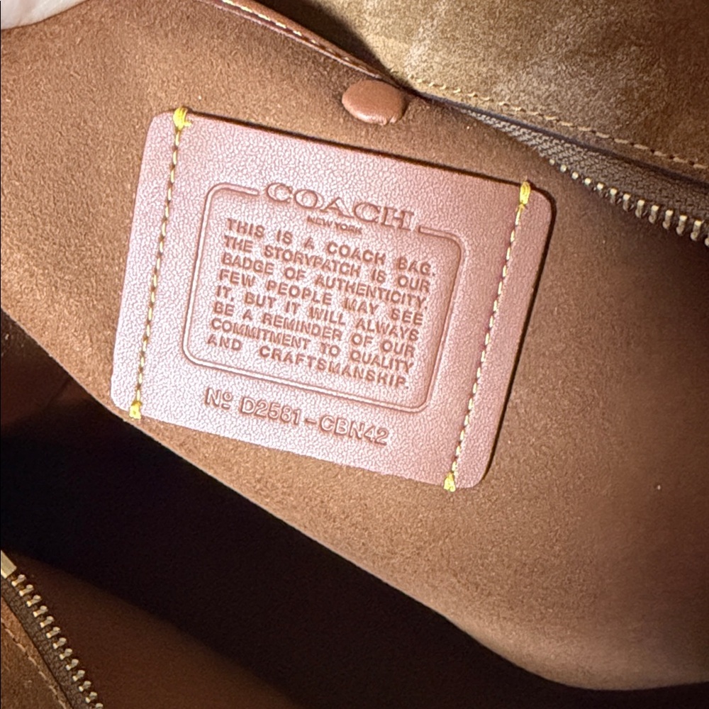 Coach Empire Carryall 40 - Picture 2 of 11